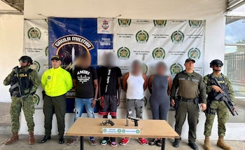 Las autoridades capturaron a cinco presuntos integrantes de Los Espartanos en operativos conjuntos en el Distrito Especial de Buenaventura - crédito Armada