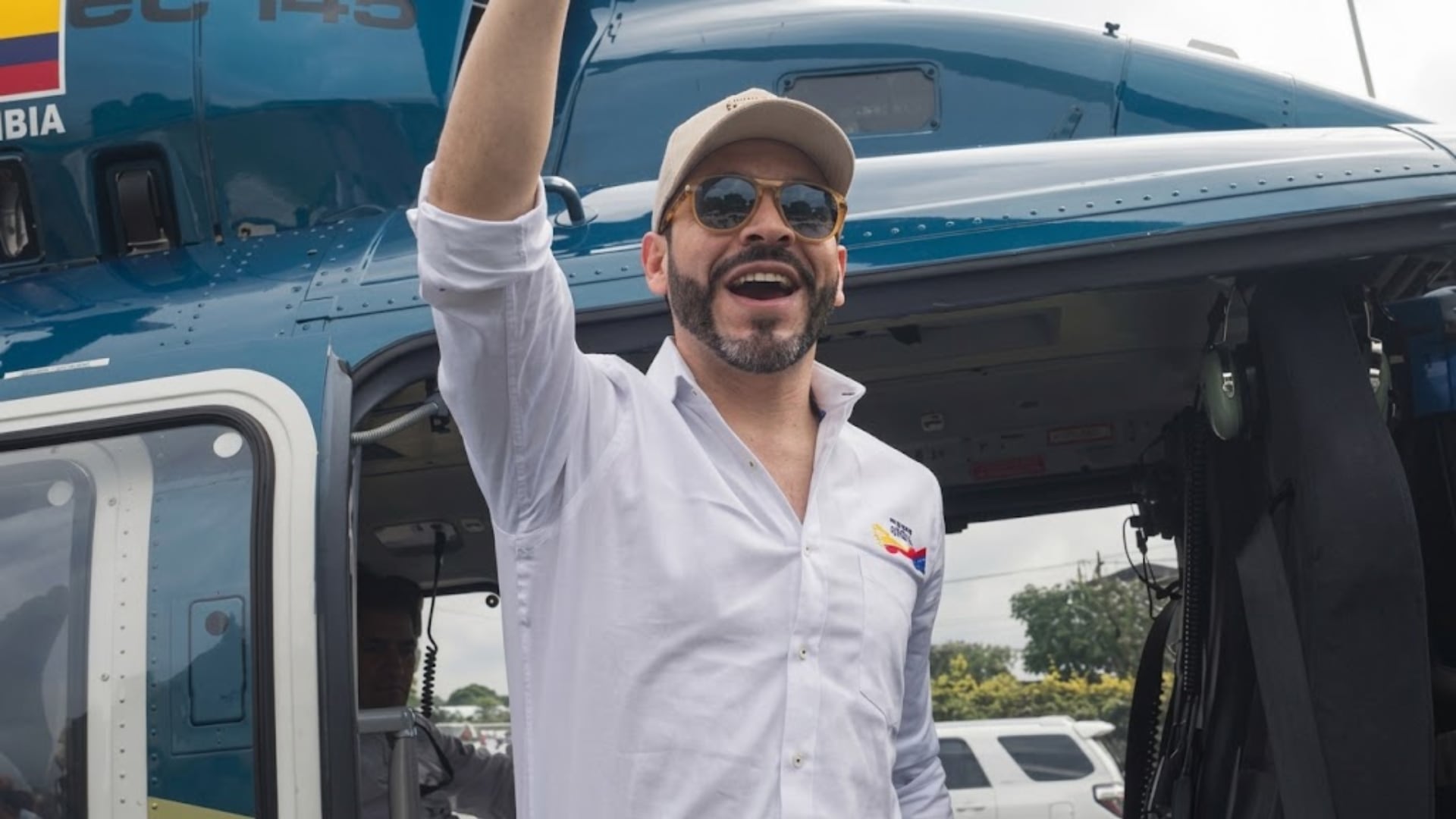 La revelación de 103 vuelos oficiales, incluidos trayectos de menos de cinco minutos dentro de Barranquilla, puso bajo la lupa el gasto aéreo del Gobierno de Abelardo de la Espriella - crédito @defensoresco/X