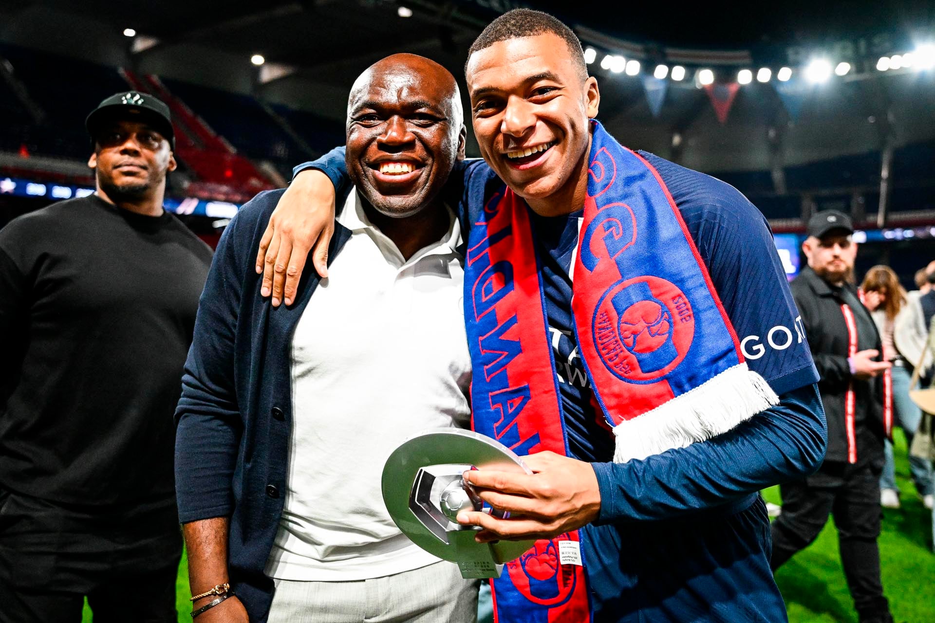 Wilfried Mbappé destacó el impacto de la fama y la presión externa en la vida de los deportistas profesionales (Grosby)