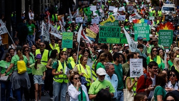 Las protestas de profesores solo acaban de empezar: CSIF amenaza con una huelga nacional de docentes al inicio del próximo curso ante el “abandono” de la educación pública