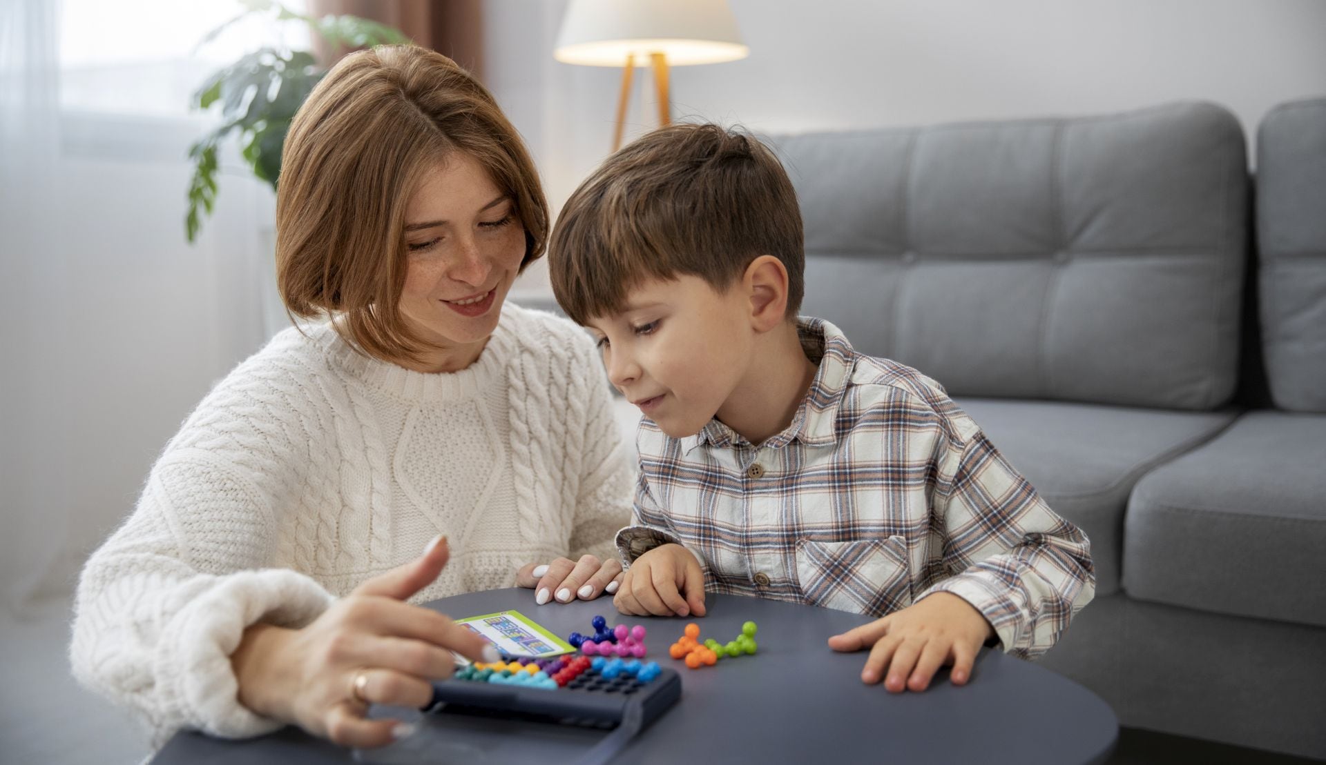 Cada grupo muestra particularidades en habilidades sociales, comunicación y aparición de comorbilidades (Freepik)