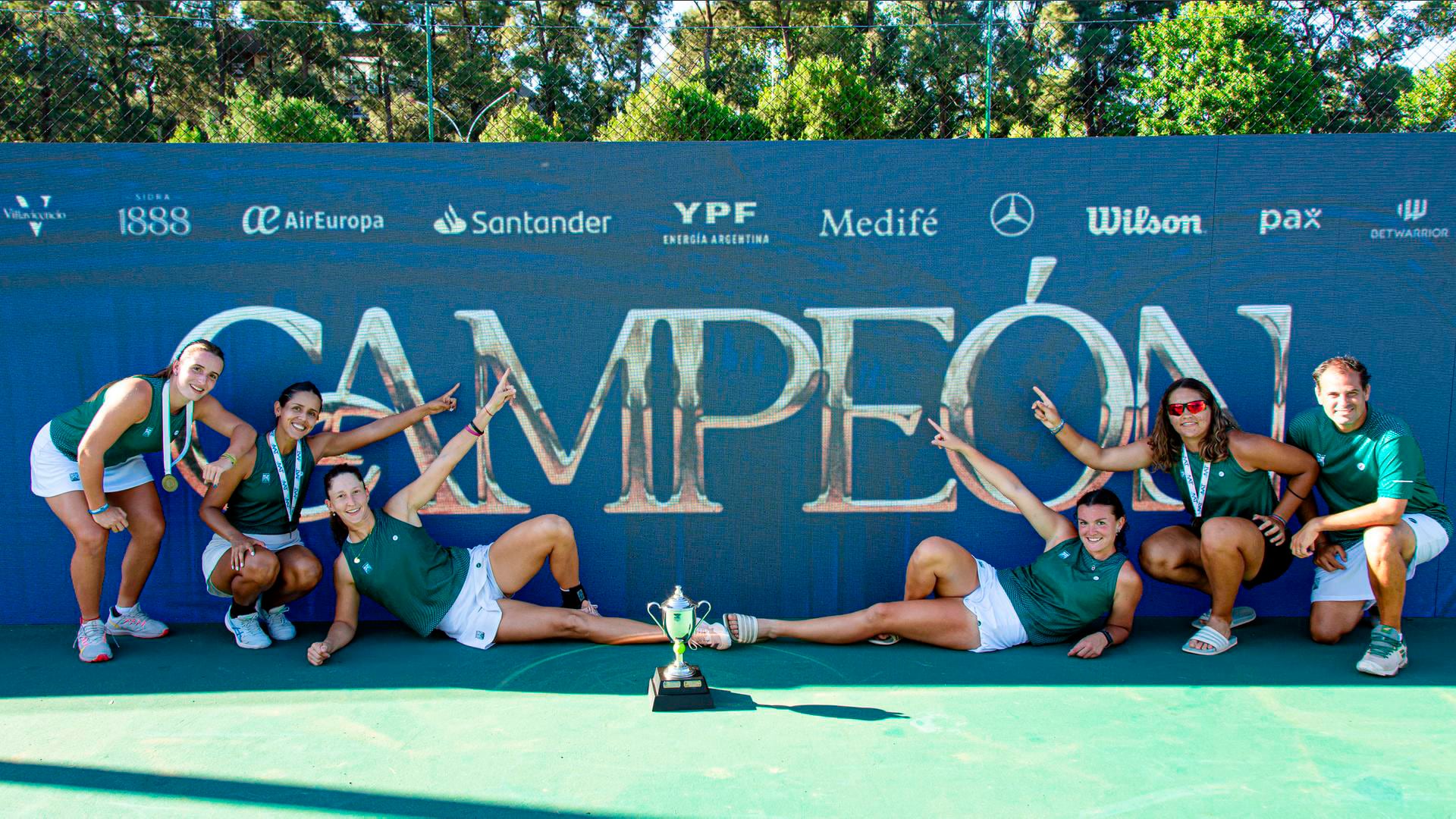El conjunto femenino de Ferro Carril Oeste se consagró campeón de la Liga de Primera División AAT (Crédito: Prensa AAT)