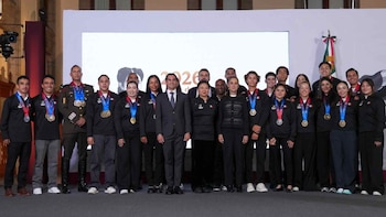 Gobierno de Sheinbaum dará más recursos a medallistas de JCC