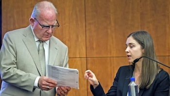 Una psiquiatra busca frenar la demanda civil de Lindsay Clancy en medio del juicio por el crimen de sus hijos