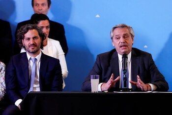 El presidente Alberto Fernández, junto