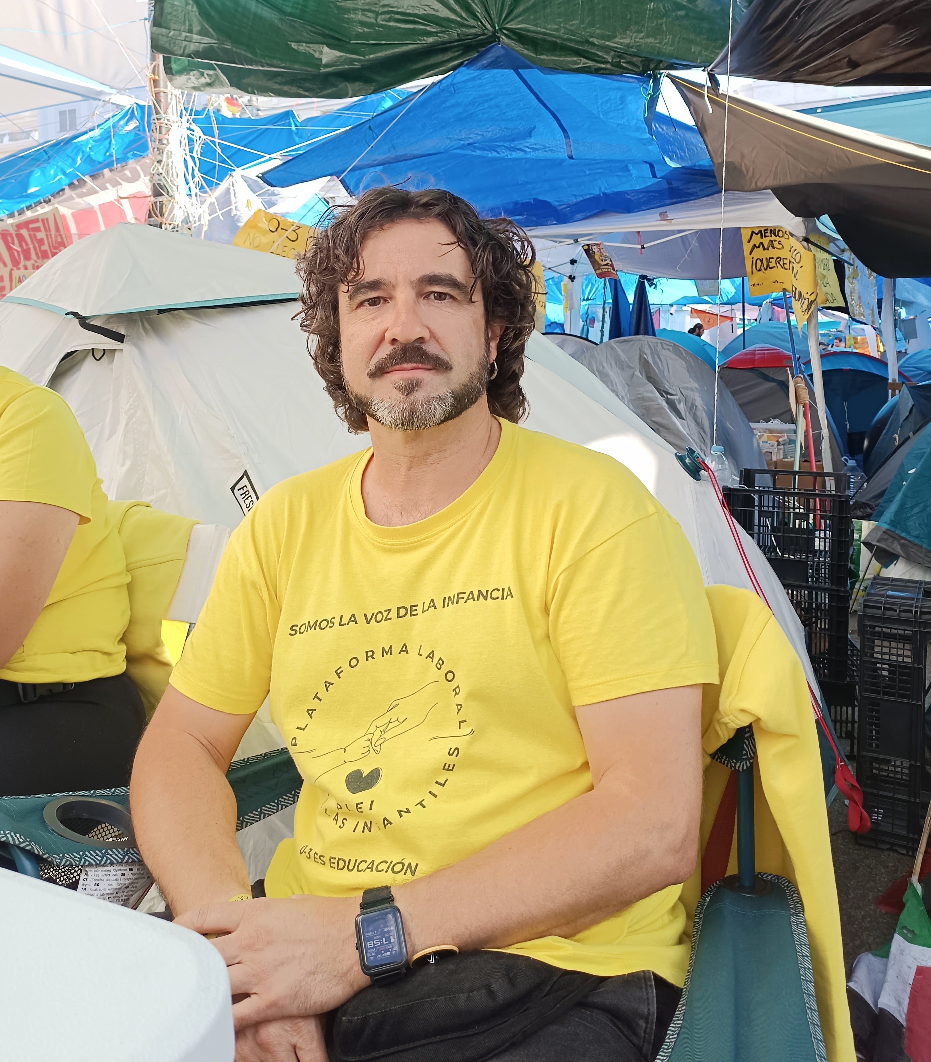 Jorge es profesor de la etpa de infantil de 0 a 3 años. (M.G.A. / Infobae)