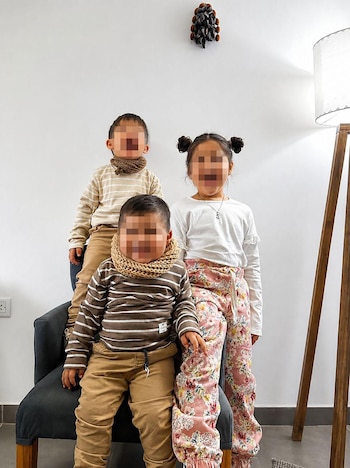 Una pareja de Henderson adoptó a tres hermanos y busca un préstamo para reunir a los cinco