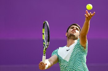 Alcaraz, a punto de servir