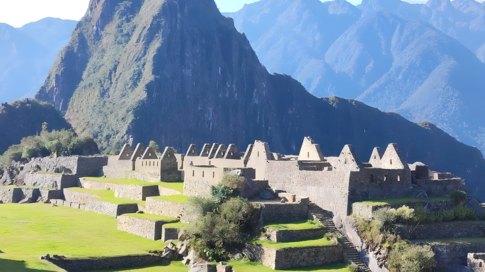 En la actualidad, la capacidad permitida para el ingreso a Machu Picchu es de 5.600 visitantes por día. Foto: Google Maps