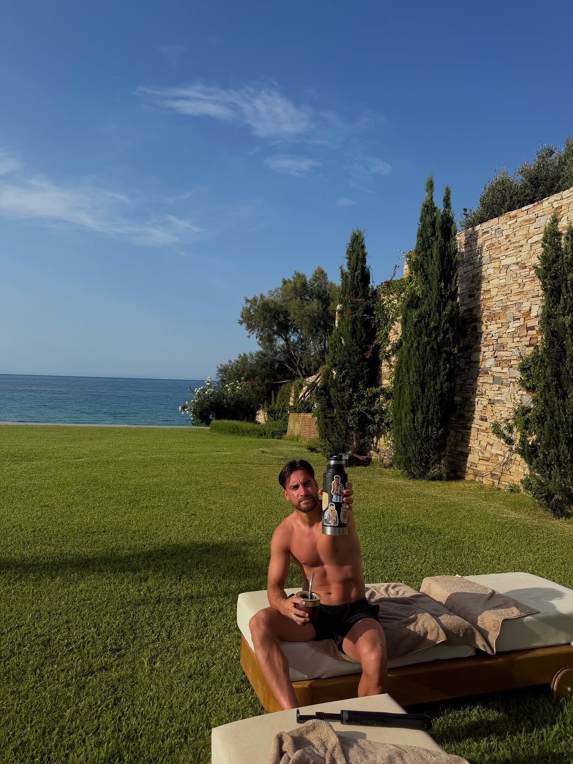 Nicolás Tagliafico durante sus vacaciones luego del Mundial