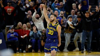 122-125. Stephen Curry se lesiona