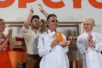 Josie, con el trofeo del