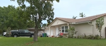 La comunidad de Broward expresó indignación y reabrió el debate sobre la necesidad de fortalecer la protección infantil y los mecanismos de supervisión (Captura Telemundo Miami)