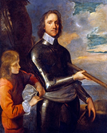 Pintura al óleo muestra a Oliver Cromwell con armadura oscura, cuello blanco, sosteniendo un bastón; un joven con vestimenta roja está a su izquierda