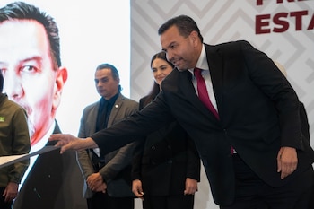 Con una trayectoria de tres décadas entre el PAN, Movimiento Ciudadano y Morena, Cruz Pérez Cuéllar asumió la coordinación estatal en Chihuahua. (FOTO: CAMILA AYALA BENABIB/CUARTOSCURO.COM)