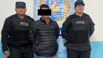 Secuestraron 300 mil atados de cigarrillos de contrabando valuados en más de 428 mil dólares: un camionero detenido