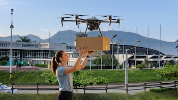 En Medellín hicieron las primeras pruebas con drones para llevar domicilios: en qué consiste el proyecto de la Alcaldía