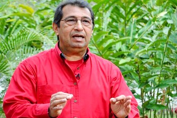 Adán Chávez va por la