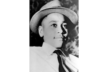 En 2008, Carolyn Bryant le confesó a Timothy Tyson, autor del libro "The Blood of Emmett Till", publicado en 2017, que había inventado la acusación y que el chico nunca le dirigió la palabra ni le hizo ningún gesto provocativo y se mostró arrepentida de haber mentido (AP/archivo)