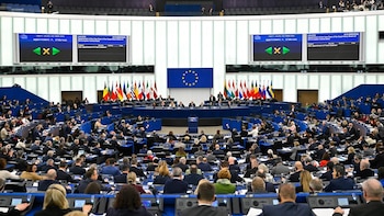 Registran oficinas de la ultraderecha en la Eurocámara por presunto fraude de fondos por el antiguo grupo de Le Pen