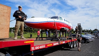 Autos de alta gama, motos y un avión: el gobierno de Santa Fe remata 150 bienes incautados al delito