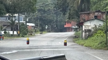 Ejército Nacional halló dos cilindros con explosivos en la Troncal de Occidente: fue rescatado un bus con 41 pasajeros y un tractocamión