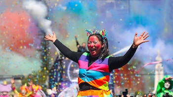En imágenes| Así se vivió el arranque de las Fiestas Agostinas en San Salvador con el Desfile del Correo