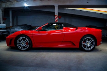 Ferrari decomisada en causa por