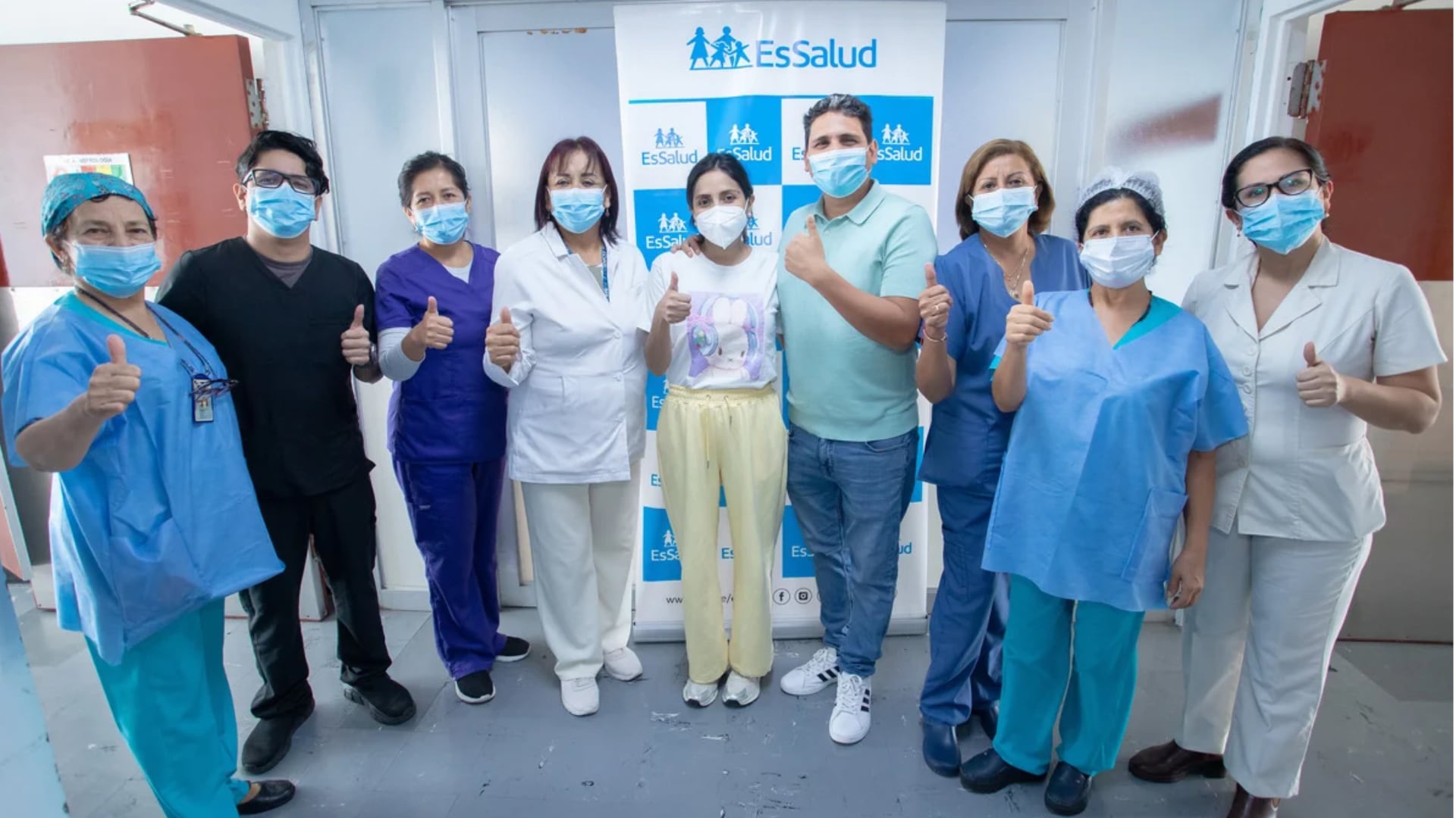 Alexandra Montoya recibió un trasplante en el Hospital Rebagliati luego de que Diego García decidiera convertirse en donante vivo ante el daño irreversible que afectaba su función renal| Foto: EsSalud