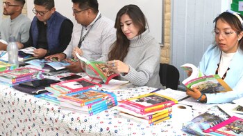 Maestros de primaria le echan