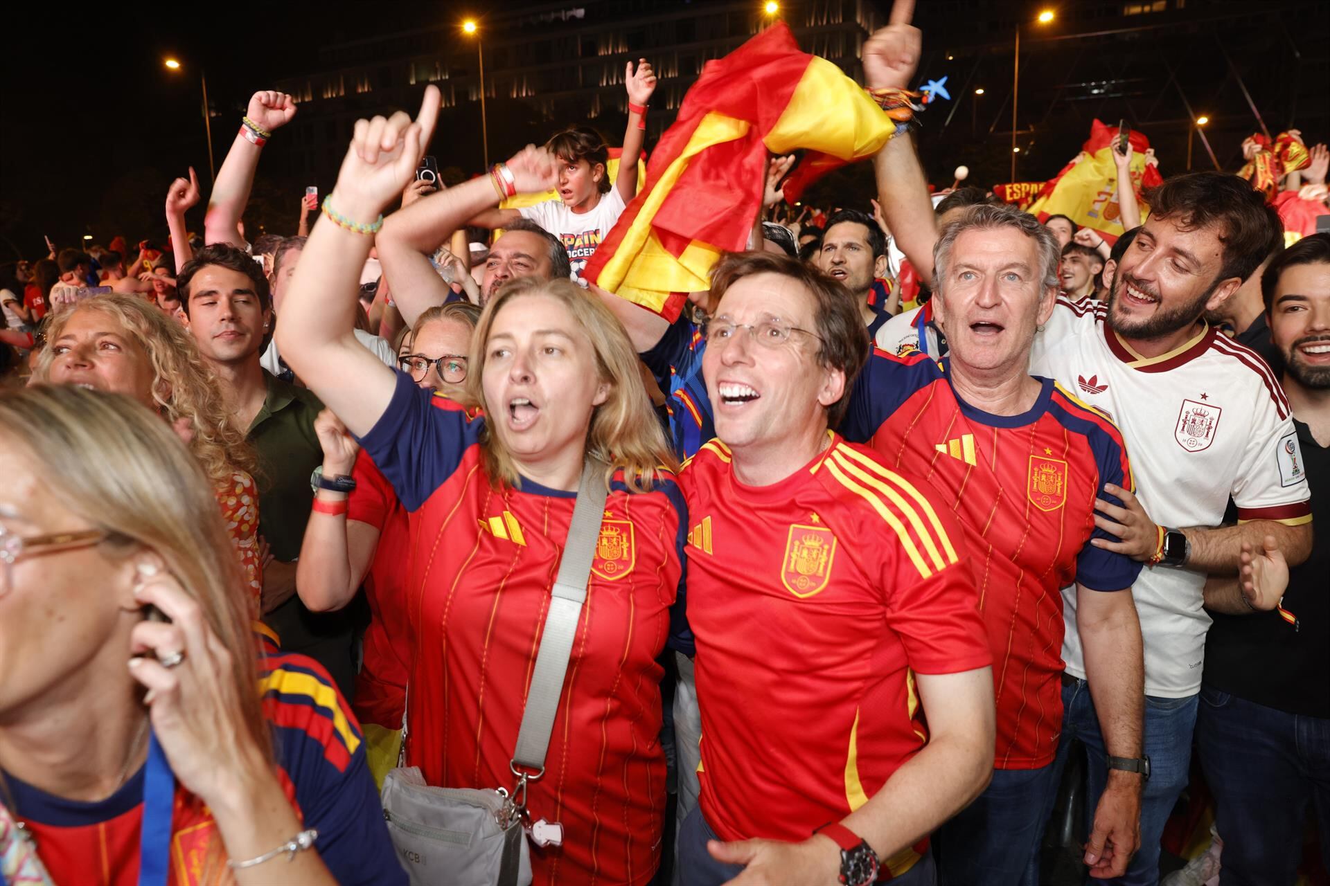 Fútbol/Selección.Almeida llama a celebrar la victoria porque "merece la pena" pero "con el mismo civismo" que en partido