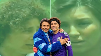 Eugenio Derbez compartió una postal humorística de la emotiva despedida de Ochoa, desatando el recuerdo de su participación en la Familia P. Luche. (Imagen Ilustrativa Infobae)