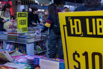 Bibliotecarios de Conabip en la Feria del Libro