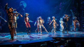 "Cats" cautivó al público con