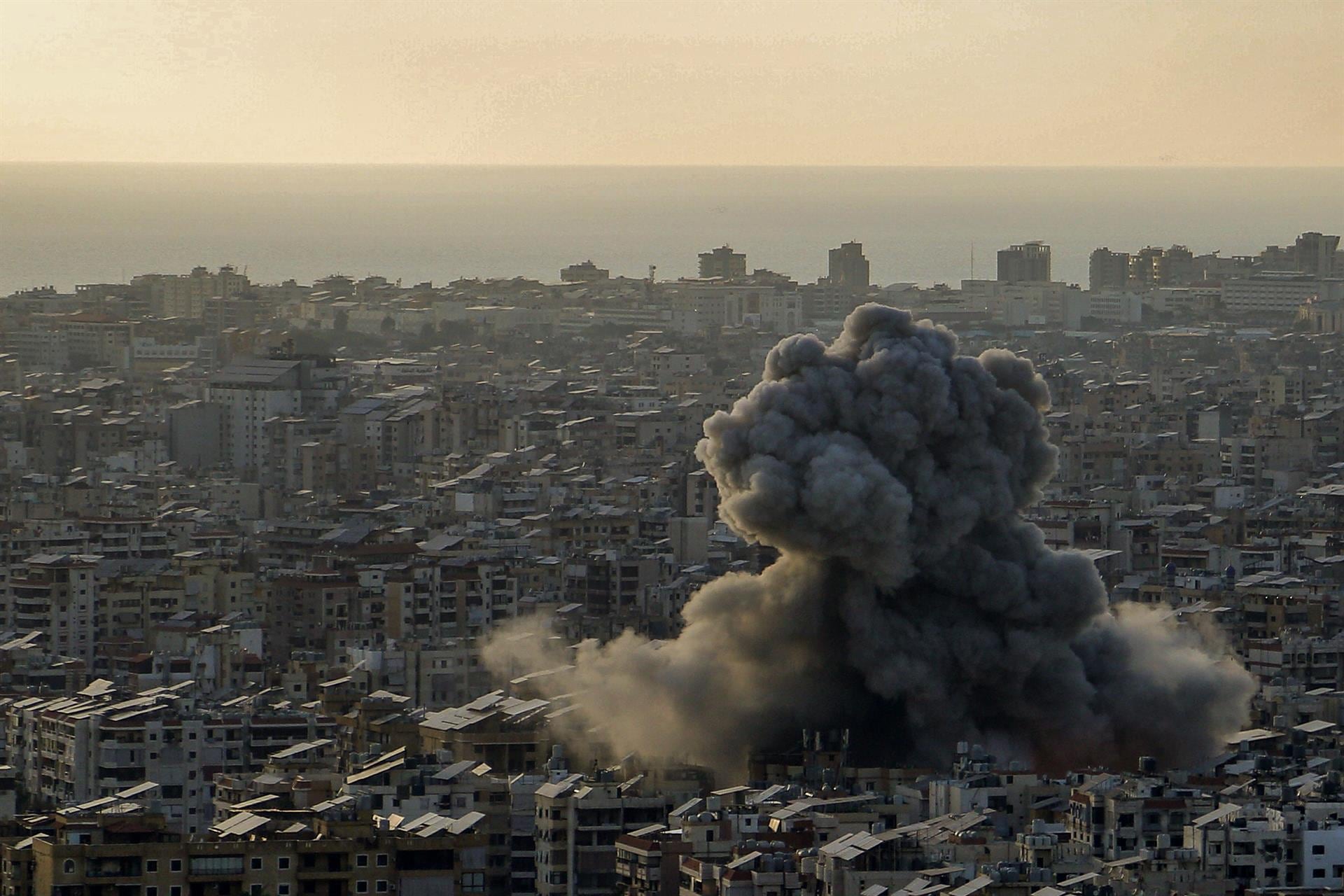 Israel y Líbano se reúnen en Washington para conversar sobre el fin de la guerra y el desarme del grupo terrorista Hezbollah