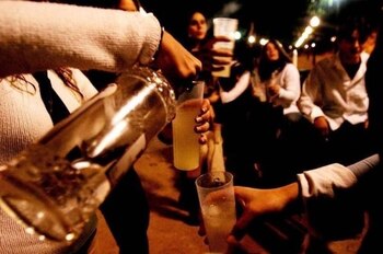 16-11-2016 Botellón, recurso
ESPAÑA EUROPA MADRID SALUD
HOSPITAL RUBER JUAN BRAVO