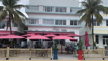 Hoteles vacíos en Miami, tras