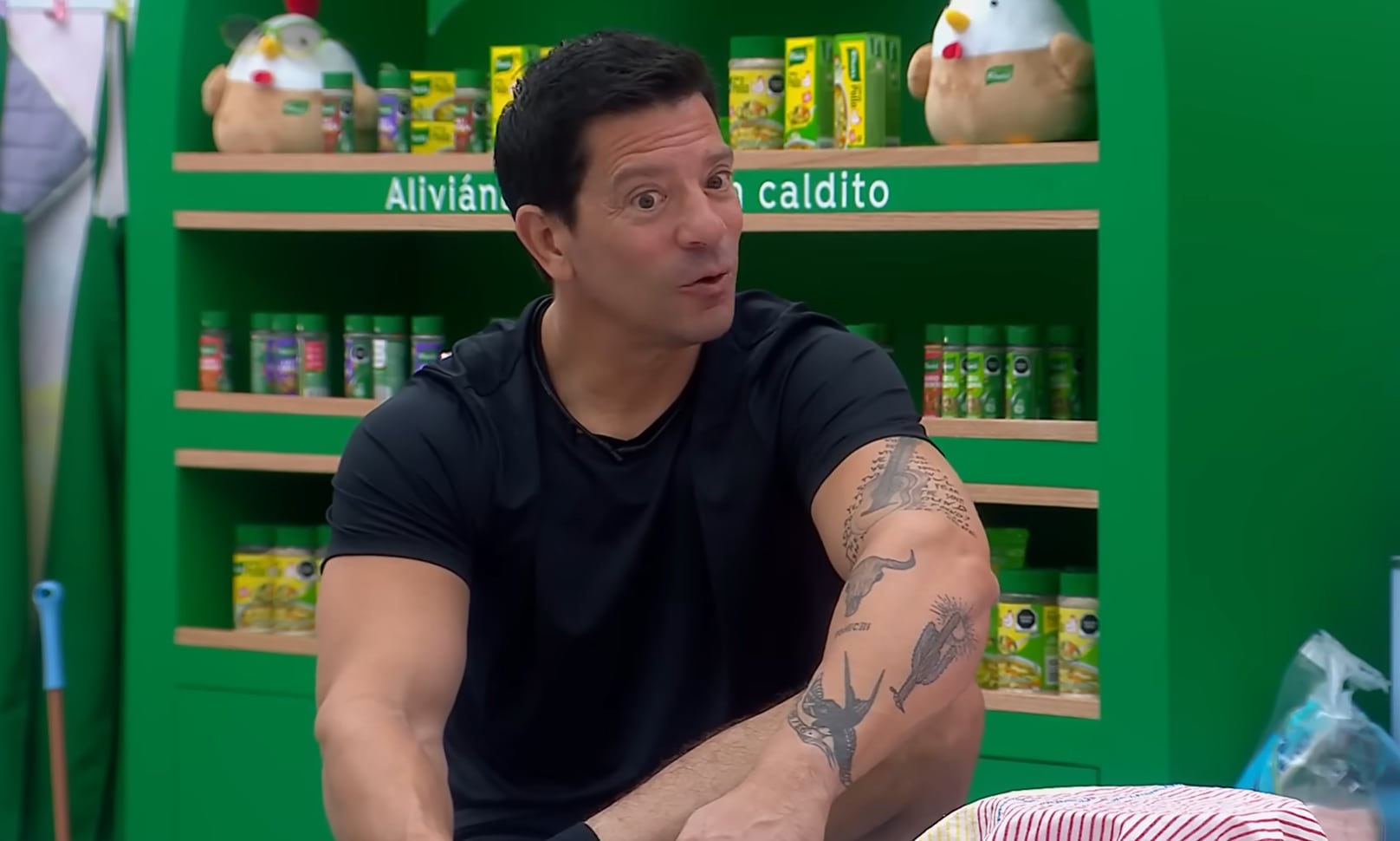 Yahir reveló en La Casa de los Famosos México que trabajó repartiendo pizzas por 700 pesos la quincena
