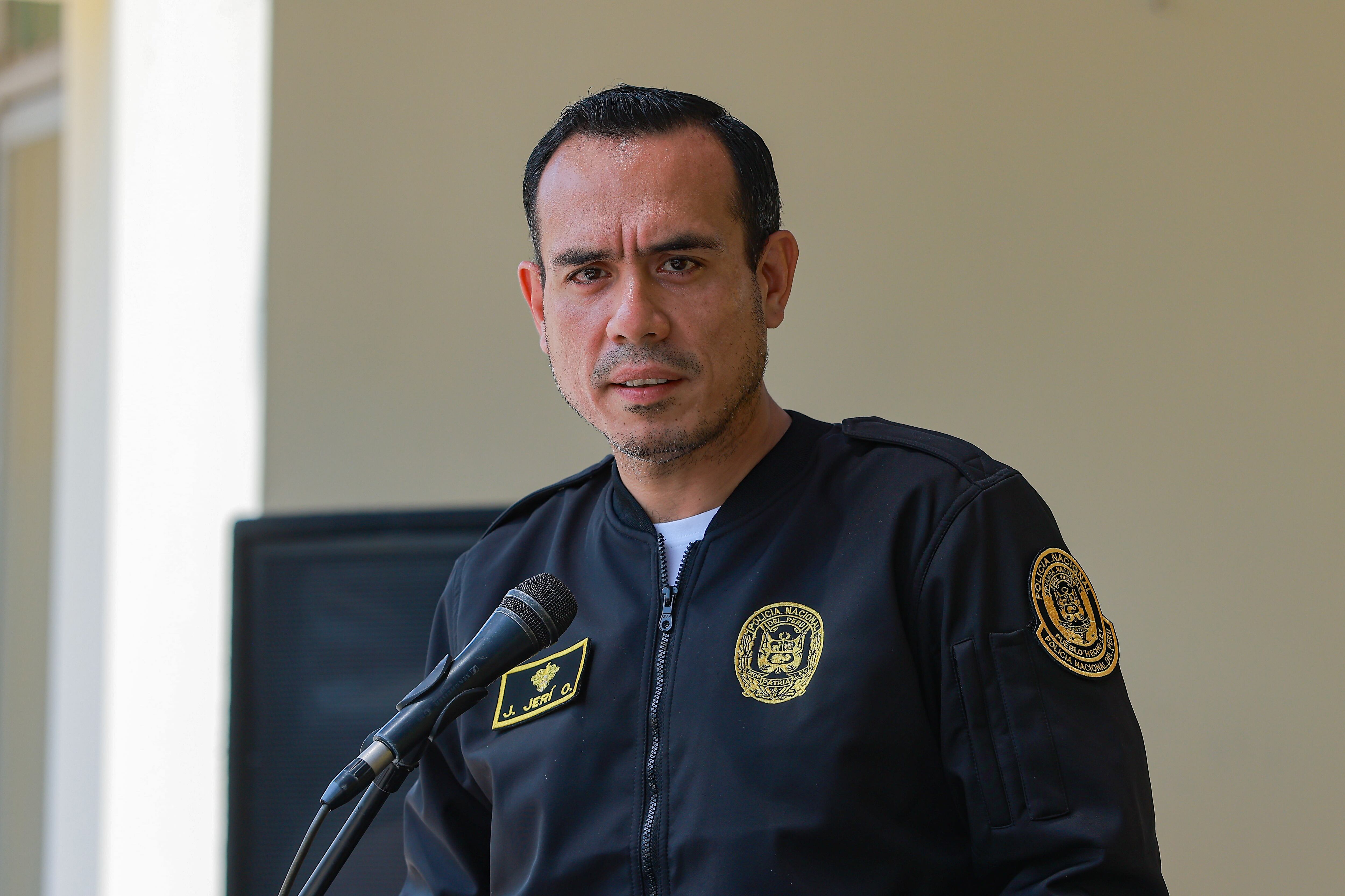 La bancada de Somos Perú abrió un proceso disciplinario contra el presidente interino José Jerí por una reunión secreta con un empresario chino en Lima, a la que asistió usando una capucha