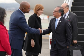 El encargado ministro de Relaciones Exteriores, Luis Gilberto Murillo, también protagoniza la polémica por el tema de pasaportes - crédito Presidencia de Colombia