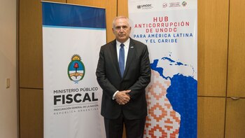 Embajador EEUU Mark Stanley - Congreso corrupcion