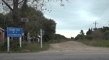 Los Cerrillos, localidad de Canelones en la que un policía mató a su ex, su actual novio y luego se suicidó (Captura Telemundo/Canal 12)