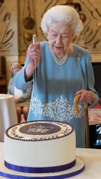 La Reina de Inglaterra, cumplió