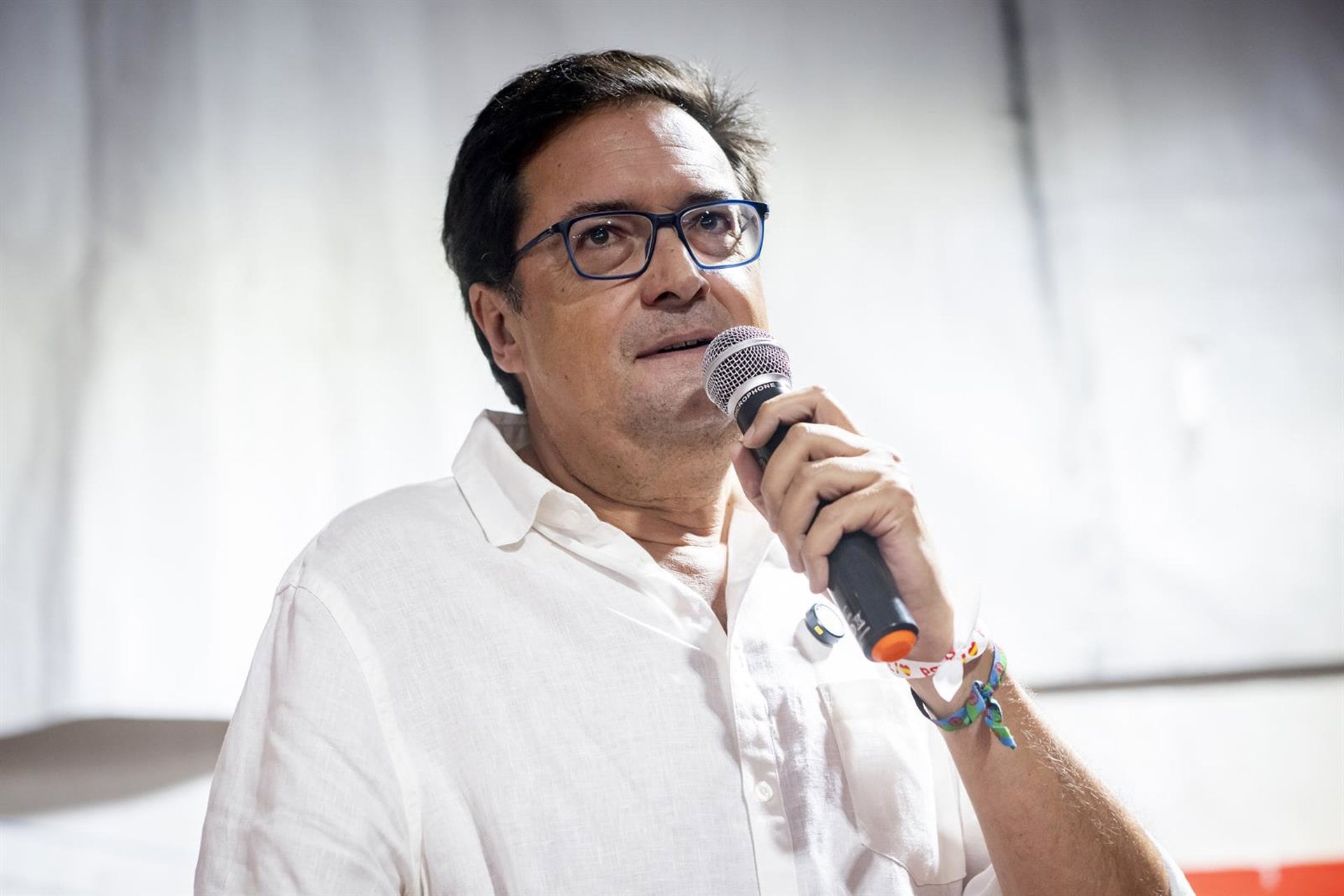 13/09/2026 El candidato del PSOE a la Presidencia de la Comunidad de Madrid, Óscar López, interviene durante una visita a la caseta del PSOE instalada con motivo de las Fiestas Patronales, a 13 de septiembre de 2026, en Móstoles, Madrid (España). Las Fiestas Patronales de Septiembre, declaradas de Interés Turístico Regional desde 2010, están dedicadas a la Virgen de los Santos, que este año cumple su V Centenario.
POLITICA
A. Pérez Meca - Europa Press