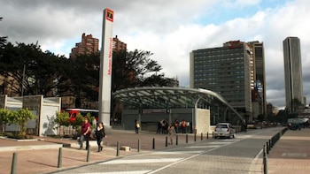 Evacuaron una estación de Transmilenio en el centro de Bogotá por paquete sospechoso