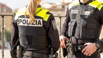 Condenan a dos policías locales