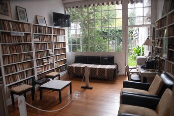 El estudio del autor con