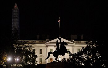 Estatua de Andrew Jackson en la Casa Blanca