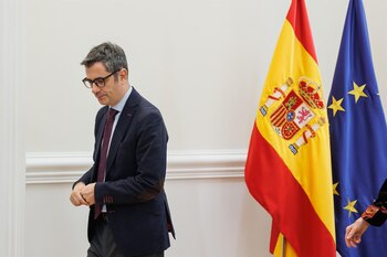 28/12/2023 El ministro de la Presidencia, Justicia y Relaciones con las Cortes, Félix Bolaños, durante una reunión con la presidenta del Consejo General de la Abogacía Española, Victoria Ortega, durante una reunión, en el Palacio de Sonora, a 28 de diciembre de 2023, en Madrid (España). El Consejo General de la Abogacía Española es una corporación profesional de derecho público? que agrupa a los colegios profesionales de abogados de España.
POLITICA
Alejandro Martínez Vélez - Europa Press