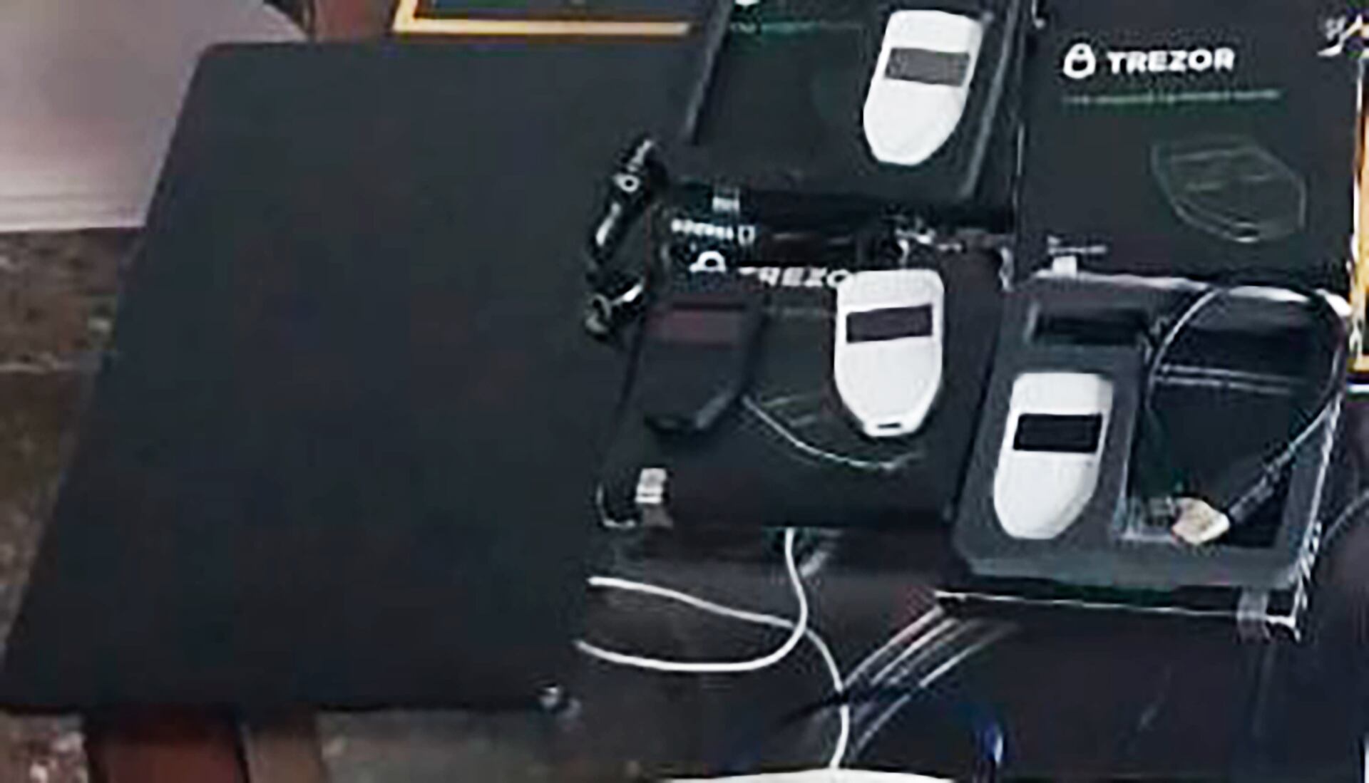 Las billeteras Trezor incautadas a Busto